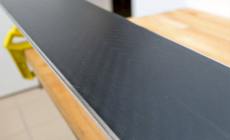 pas gewaxt ski Close-up van een pas gewaxt ski